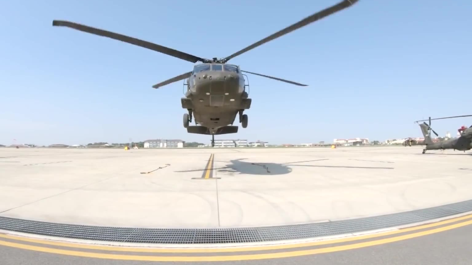 UH60L黑鹰发动机起动和起飞